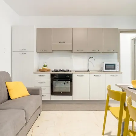 1 Bedroom Cozy Apartment In Balestrate Apartment *